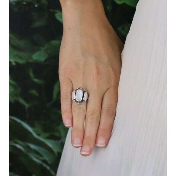 Sterling Silver Mother of Pearl and Marcasite Ring Size 6 1/4 - Picture 2 of 8